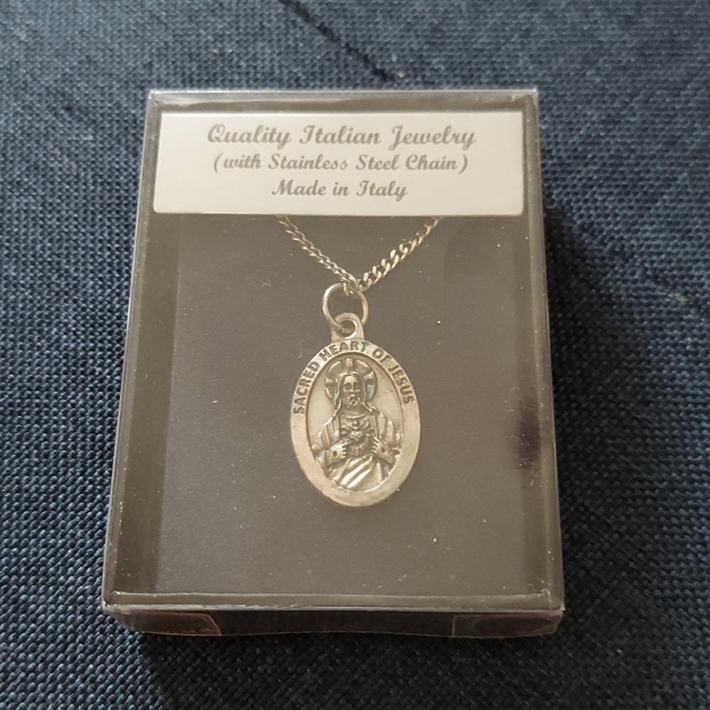 Sacred Heart of Jesus Pendent NECKLACE